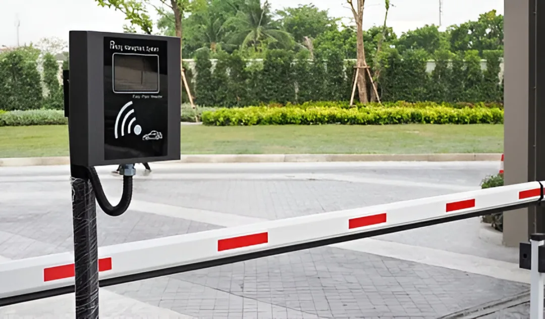 Sistema de acceso vehicular automatizado instalado por PIS Power Industrial Solutions